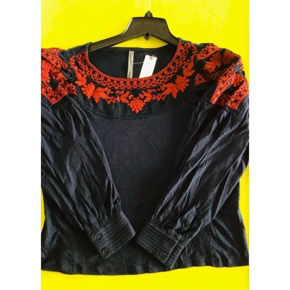 NWT❤️Anthropologie Kami Embroidered Top szS